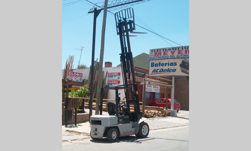 Auto elevador Nissan 25